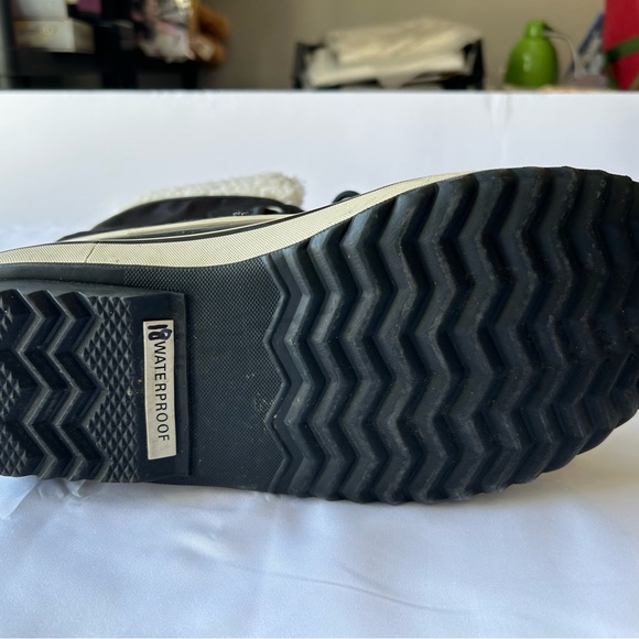 Sorel Women’s Winter Carnival Waterproof Boots. Size 10 - Picture 6 of 7